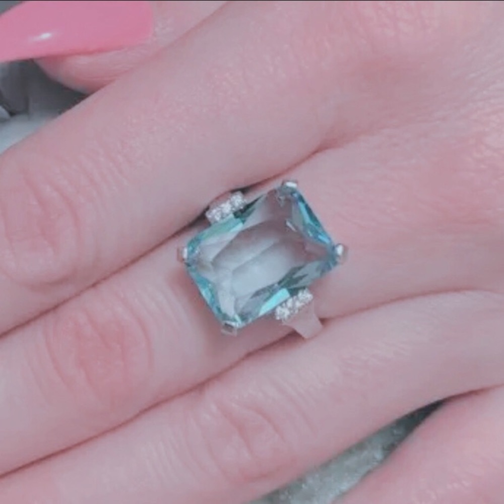 Sterling Silver Aquamarine Ring - Picture 4 of 4